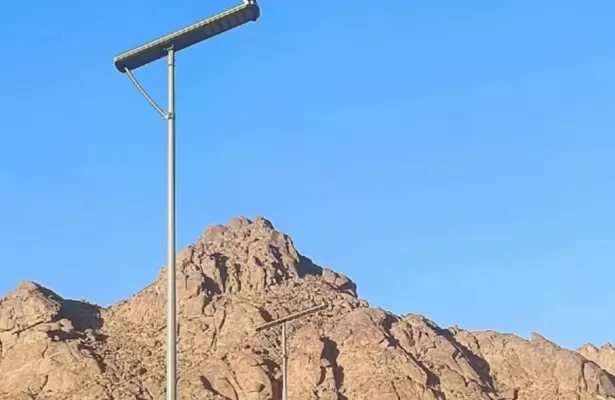 مقاطعة guizhu مشروع إضاءة شامل للمناطق الريفية للتنشيط من شركة تصنيع المعدات الأصلية مصباح الشارع الشمسي
